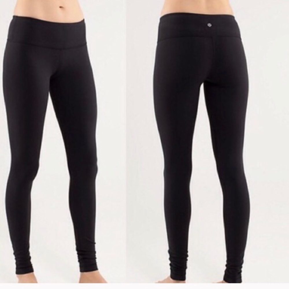 Lululemon Wunder under leggings.
